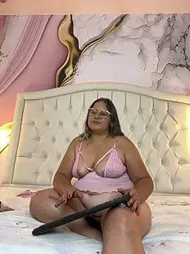 Stripchat Nude Webcam of Lucy_Milf_474