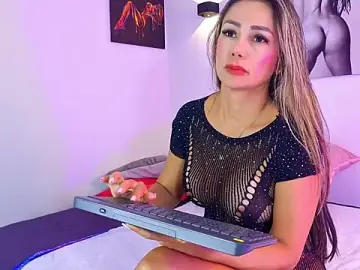 Stripchat Sex Cam of Cris__sweet