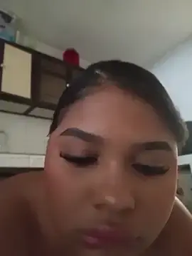 Stripchat Best Webcam of helenassnow