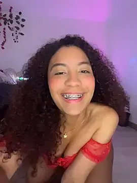 Stripchat Live Sex of Daphnne_Curly