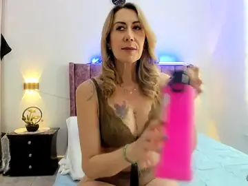 Stripchat Adult Webcam of ashleymilf_1