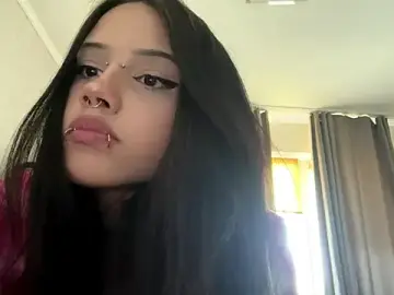 Stripchat Best Webcam of LouisePavlides