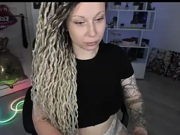 Stripchat Free Porn Cam of HoneySallyMoore