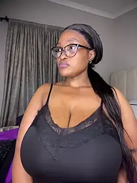 Bustygoddess32 from stripchat