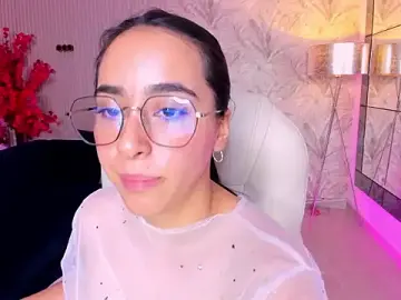 Stripchat Best live sex cam show of Emilyy_parker_