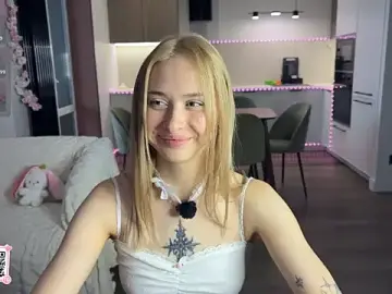 Stripchat Free Live Porn of Lumeya_Aura