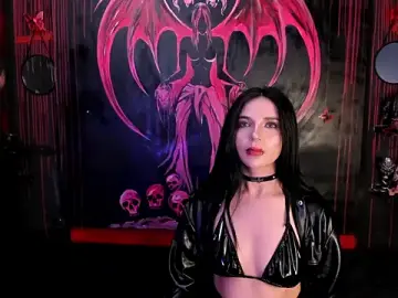 Stripchat Live Sex Cam of Kylie-fox