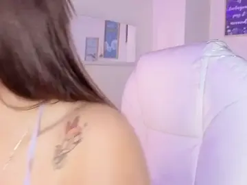 Stripchat Sex Cam of bluee_hazell