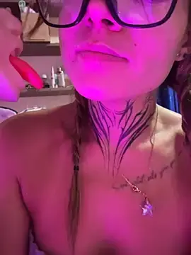 Stripchat Live Sex of Violeta_queen1