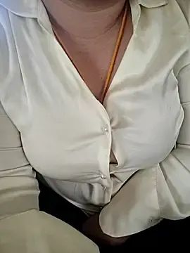 Stripchat Free Live Porn of Tamillakshmi27