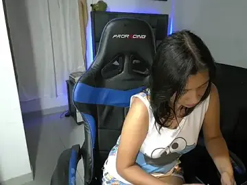 Stripchat Free Live Porn of NinaChan_