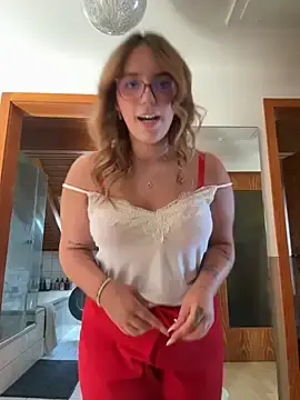 Stripchat Sex Chat of Naomi-Klein