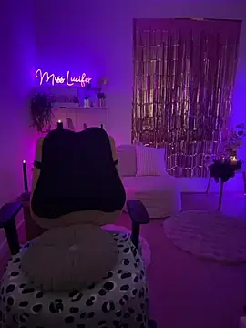 Stripchat Sex Cam of Miss_Lucifer6