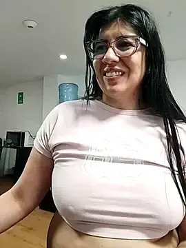 Stripchat Sex Cam of aisha_latina