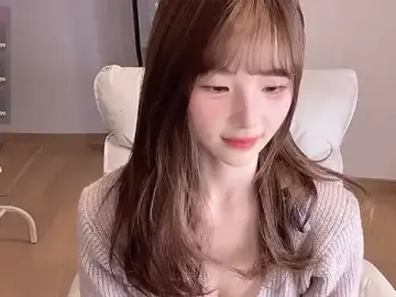 Stripchat Free Porn Cam of guoguo-77