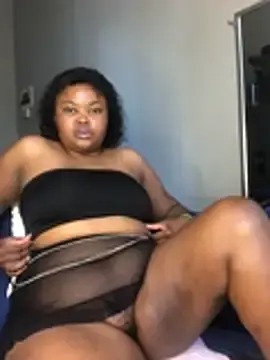 Curveysinaa from stripchat