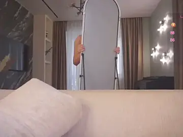 Stripchat Free Porn Cam of GlaydsLeveto
