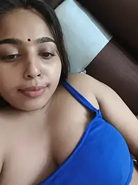 Stripchat Sex Cam of Cute-Simmi69