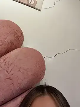Stripchat Watch Live Sex Cams of LunaBaker-1