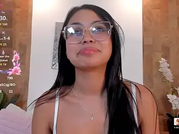 Stripchat Nude Webcam of Lucia_Brown_
