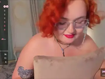 Stripchat Sex Cam of Lana_Bananass