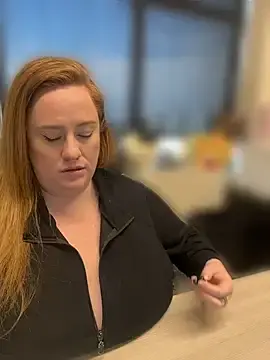 Stripchat Live Sex Cam of HelloTitti