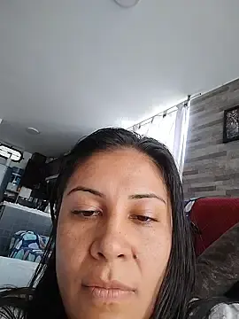 Stripchat Watch Live Sex Cams of KittyHoleshot87
