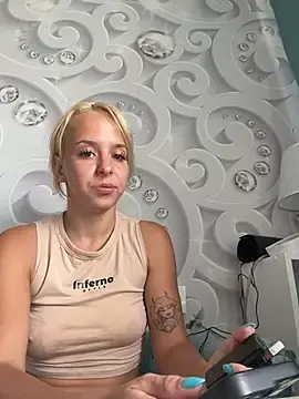 Stripchat Adult Webcam of LikaCat