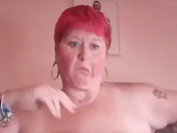 Stripchat Watch Live Sex Cams of BustyRedxx