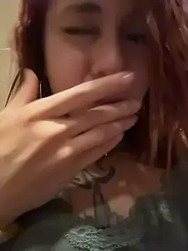Stripchat Live Sex Cam of RosieDesire