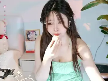 Stripchat Nude Webcam of Yiluo95