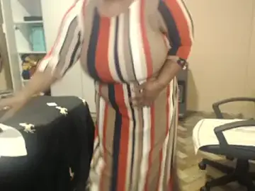 Stripchat Adult Webcam of sweetnoziexx