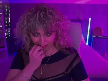 CandyLadyyy from stripchat