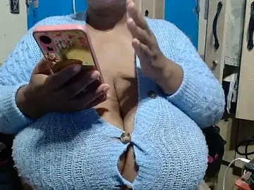 Stripchat Live Sex of CUTEFIRMMELONSS