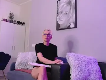 Stripchat Free Porn Cam of RosaCatalleya