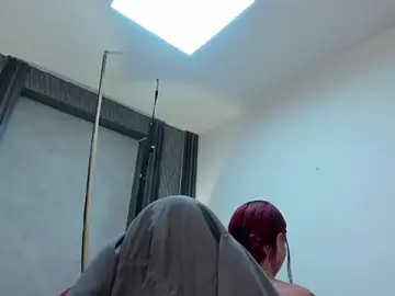 selene_red_ from stripchat
