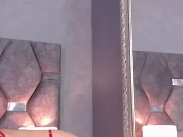 Stripchat Live Sex Cam of ScarletLenox