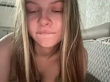 Stripchat Sex Cam of wrenlie