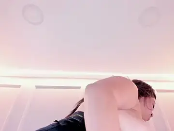 Stripchat Watch Live Sex Cams of sarah-bonneth