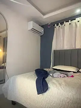 Alizzon_blake from stripchat
