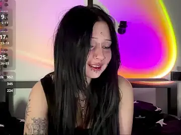 Ellay_ from stripchat
