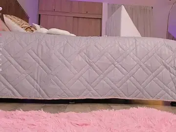 Stripchat Live Sex Cam of tatikiss_