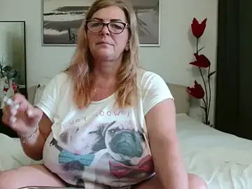 Stripchat Nude Webcam of YulliaMilf