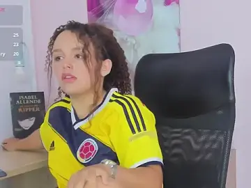 Stripchat Free Porn Cam of CamilaGomez149
