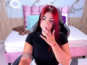 Stripchat Adult Webcams of Nicolee19