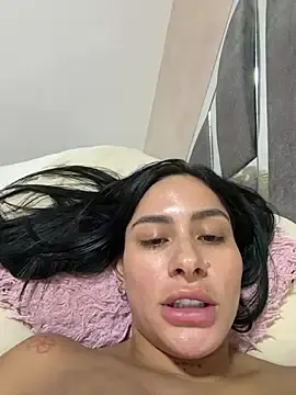 Stripchat Free Porn Cam of MoraFit_