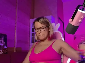 Stripchat Watch Live Sex Cams of Lady_Shine