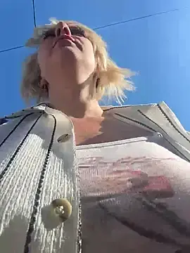 RonnieKiss from stripchat