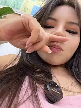Stripchat Live Sex Cam of keke_00oo