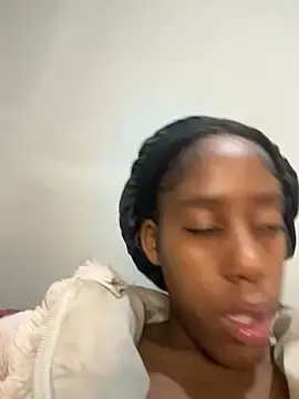 petite_bee from stripchat